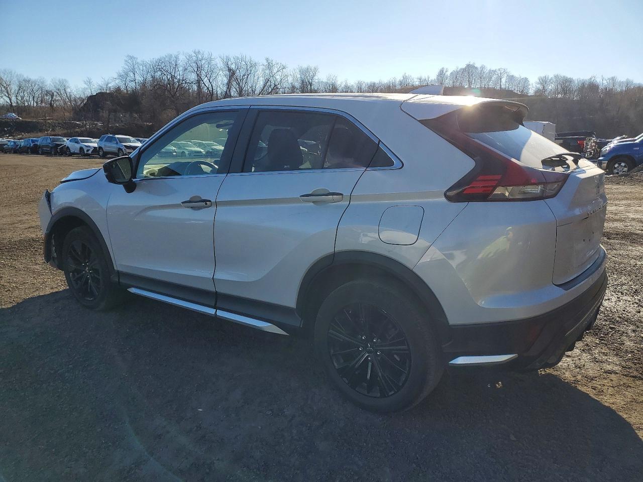 2022 Mitsubishi Eclipse Cross Le - Фото 2