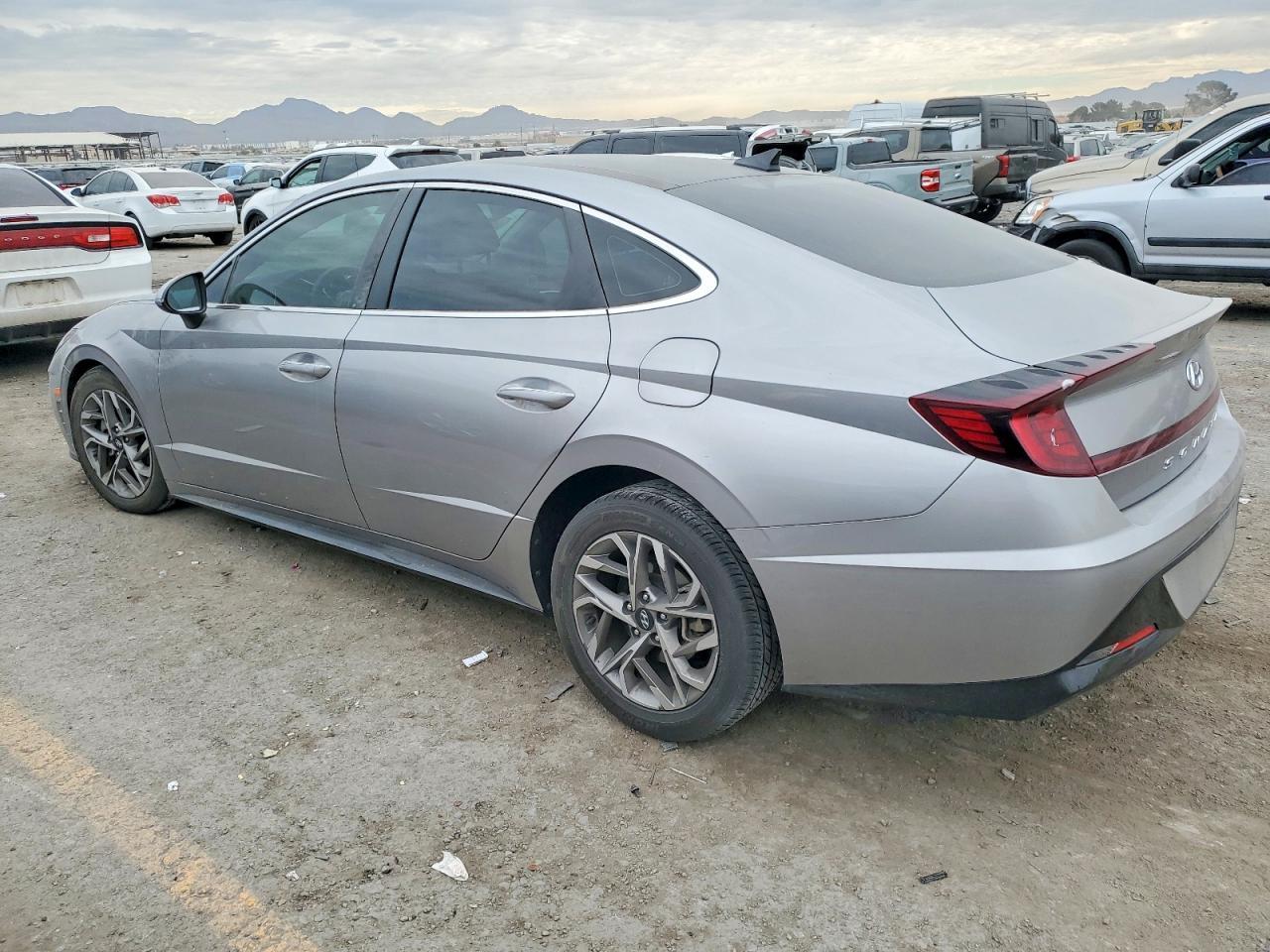 2021 Hyundai Sonata Sel - Image 2