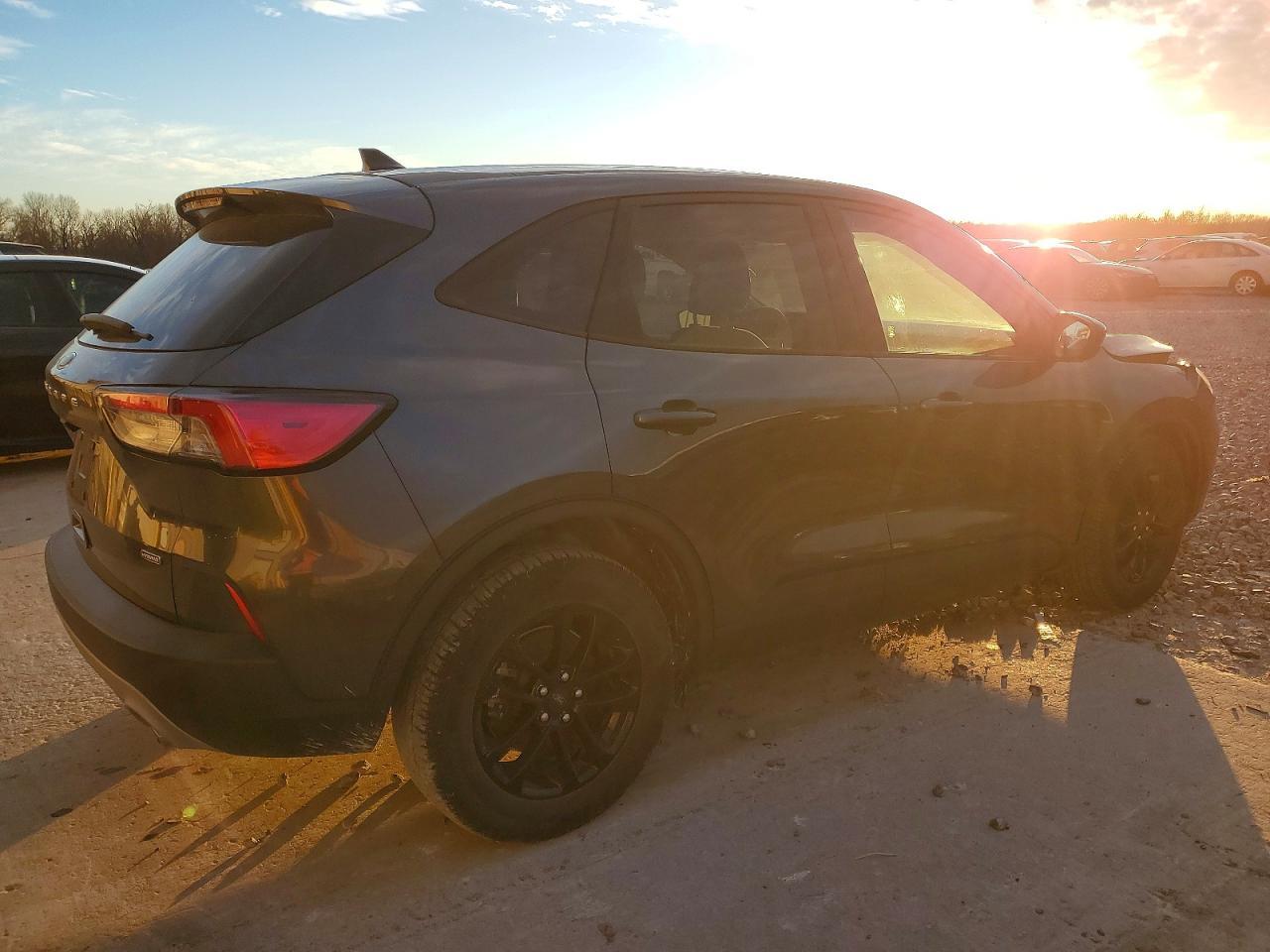 2020 Ford Escape Se Sport - Image 3