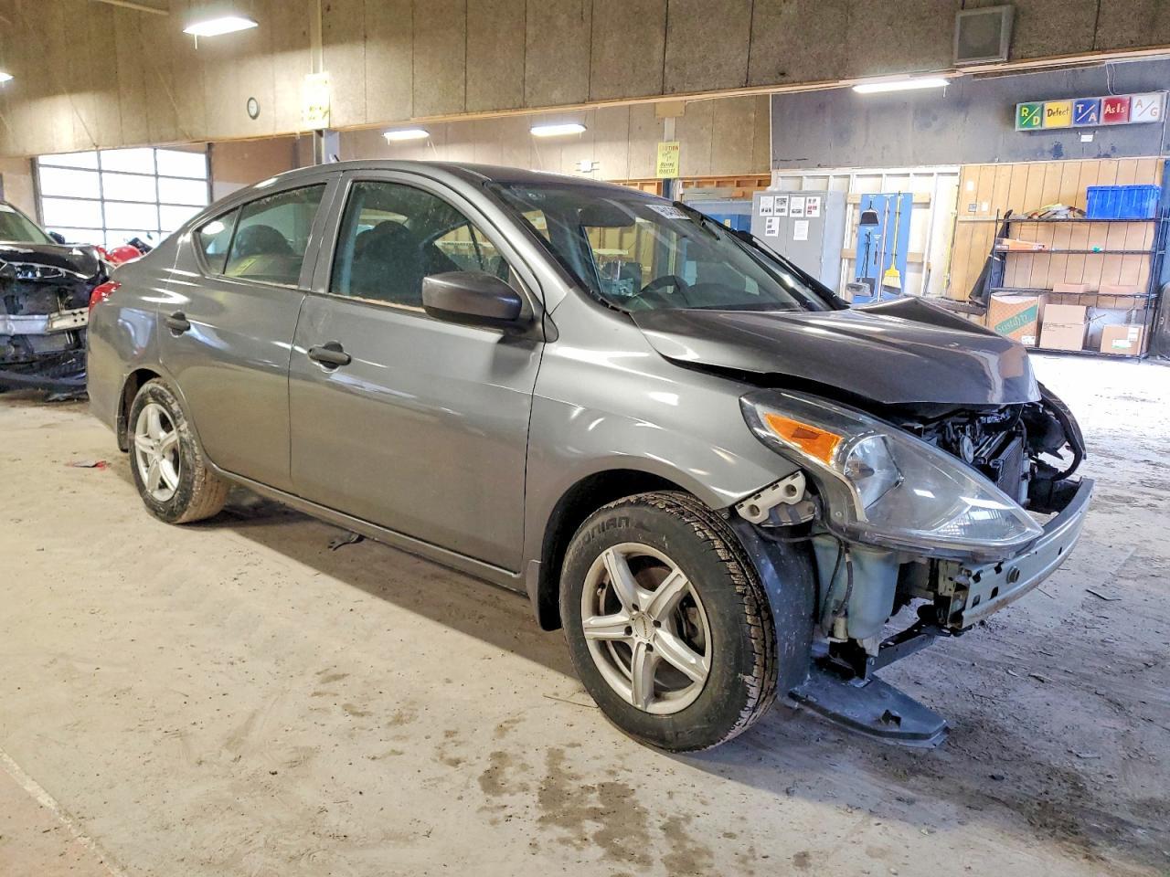 2017 Nissan Versa S - Фото 4