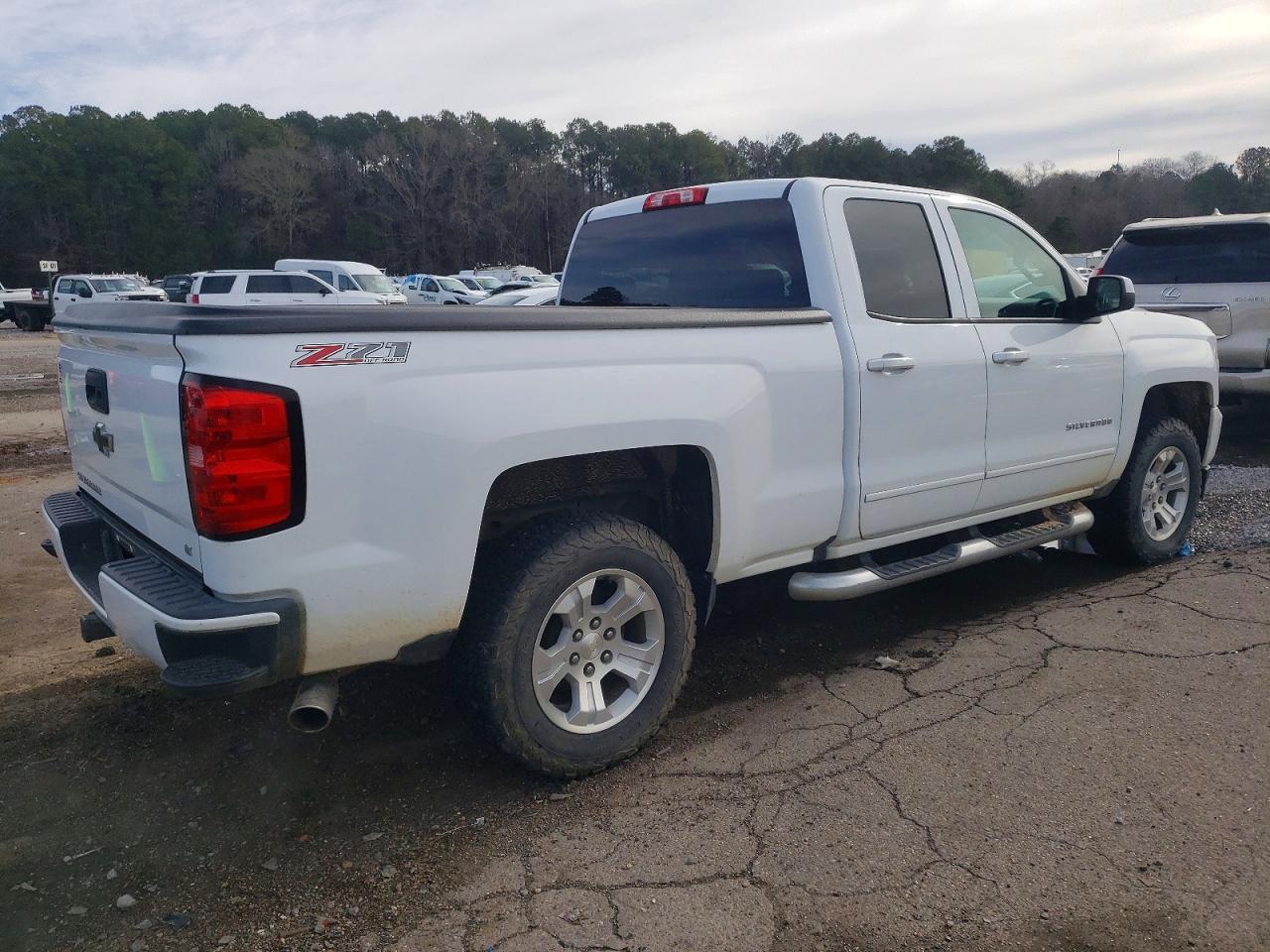 2017 Chevrolet Silverado K1500 Lt - Image 3
