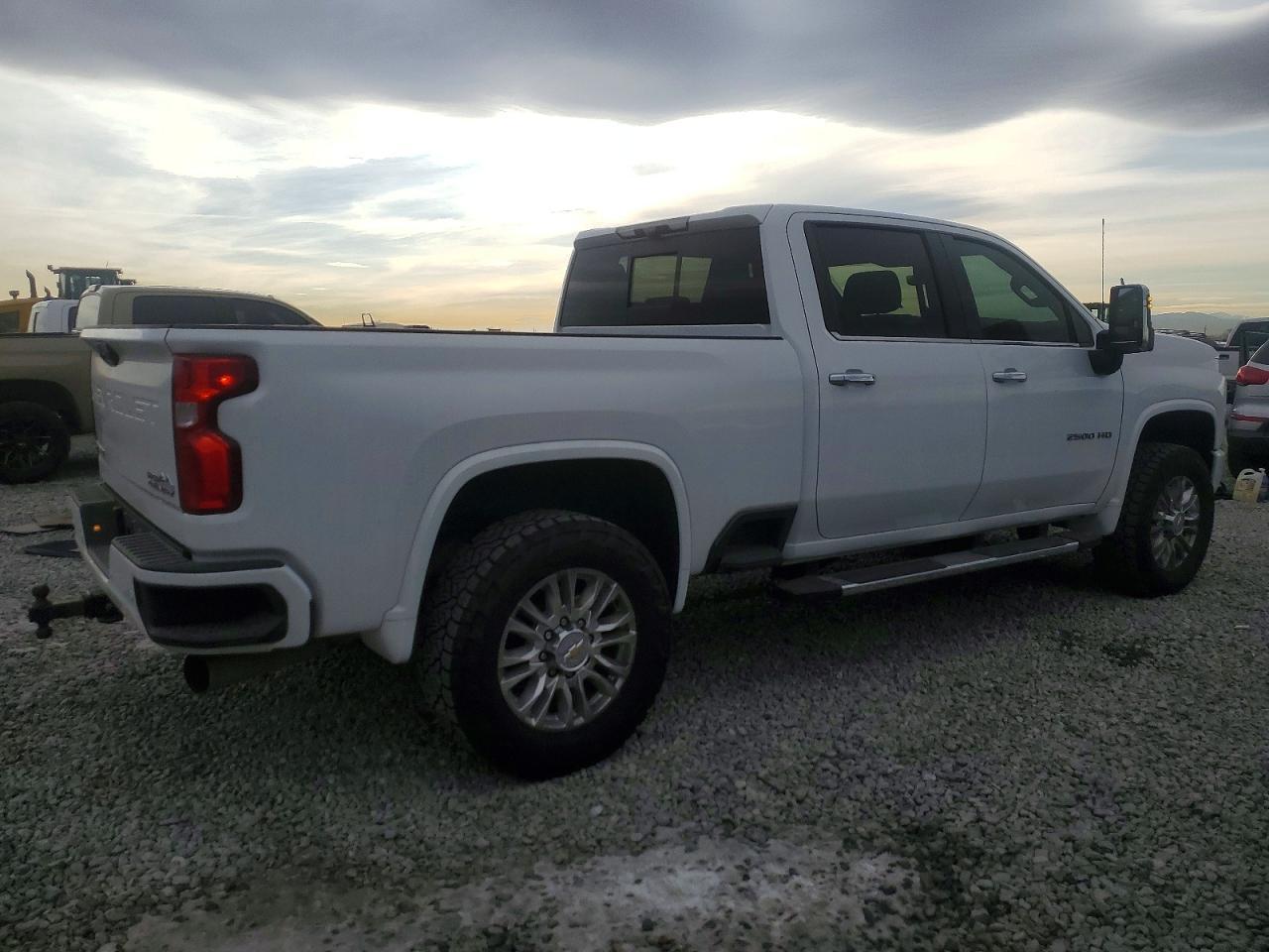 2022 Chevrolet Silverado K2500 High Country - Image 3