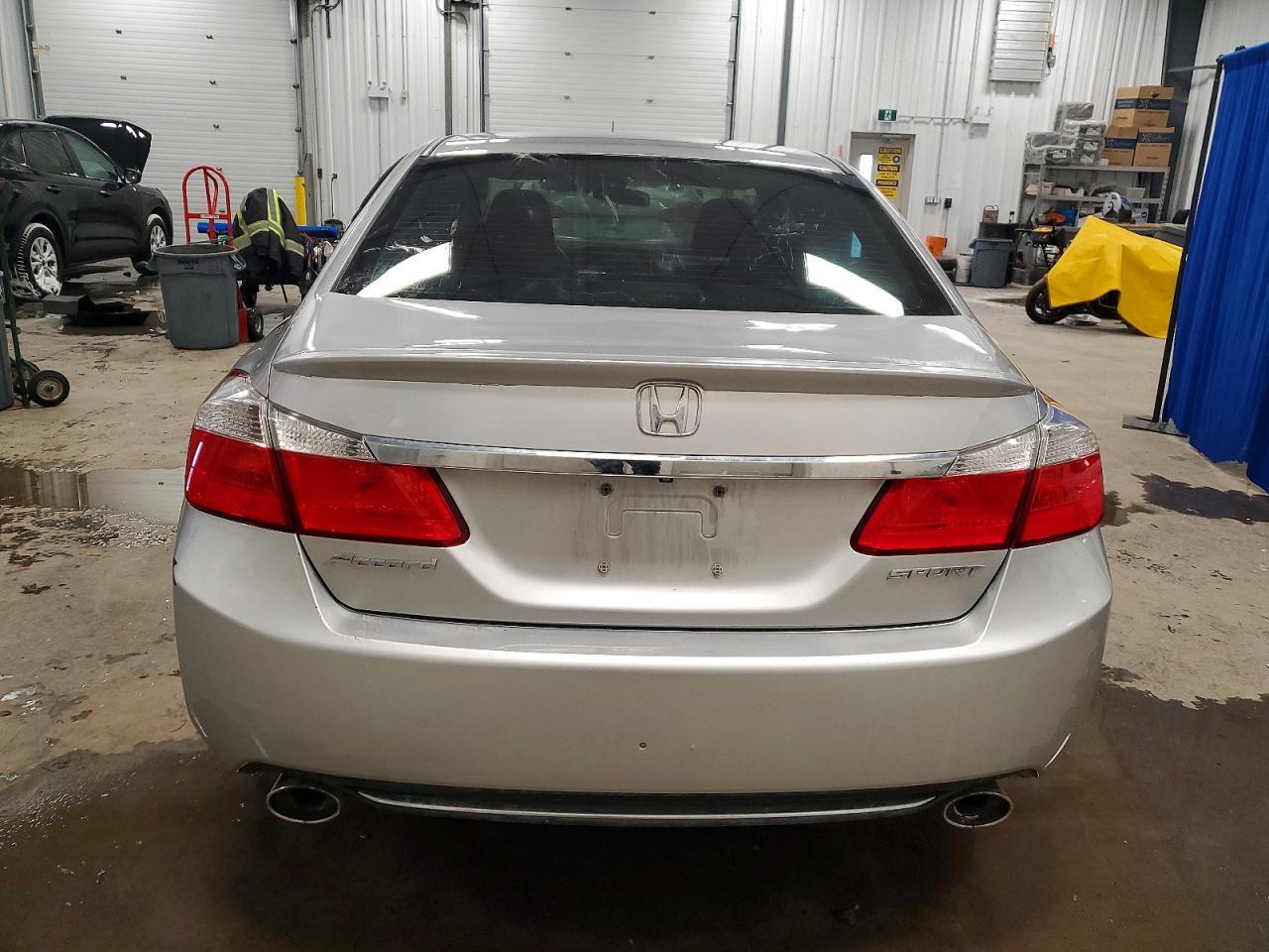 2015 Honda Accord Sport - Image 6