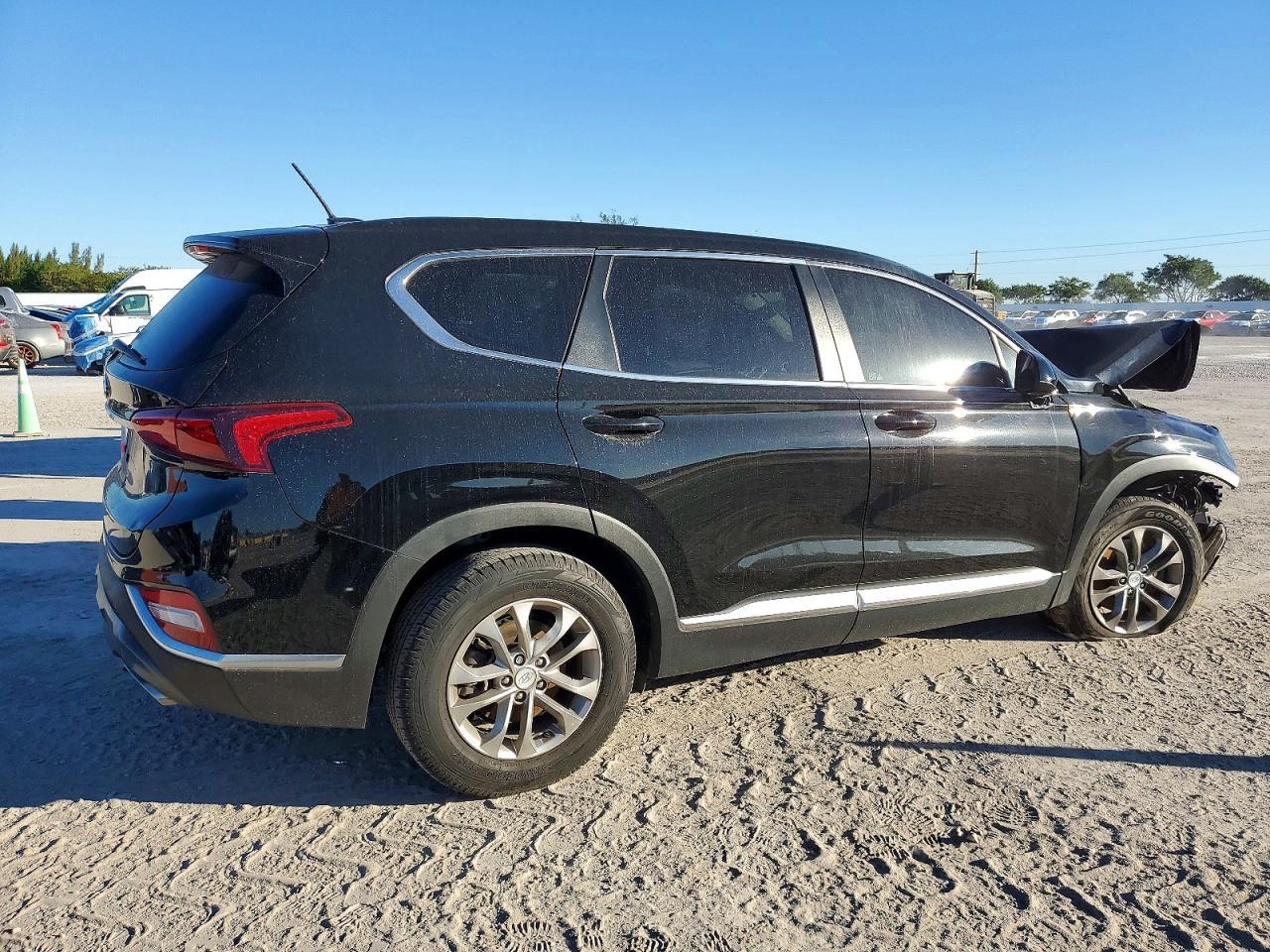 2020 Hyundai Santa Fe Se - Image 3