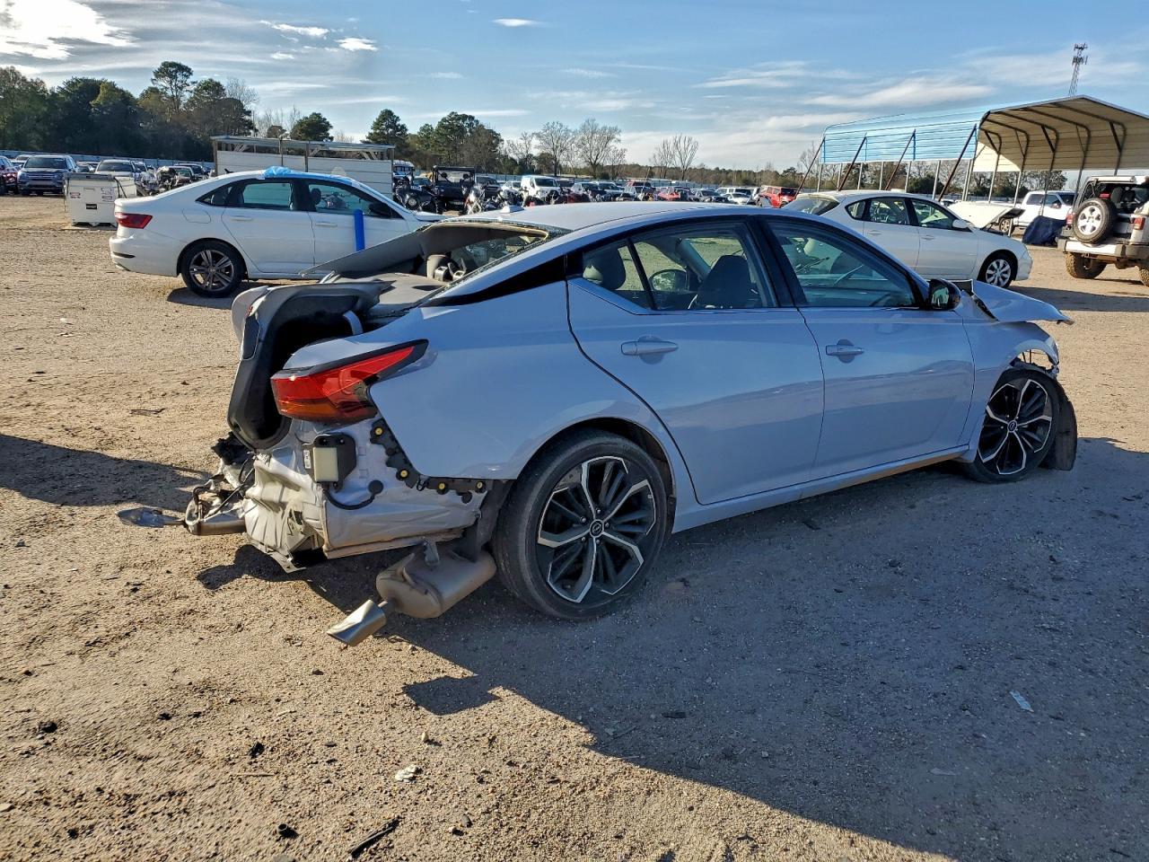 2023 Nissan Altima Sr - Фото 3