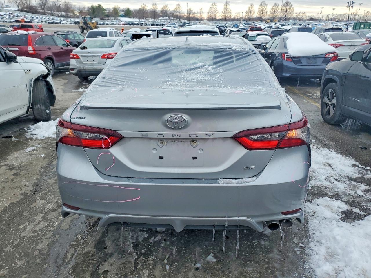 2022 Toyota Camry Se - Image 6