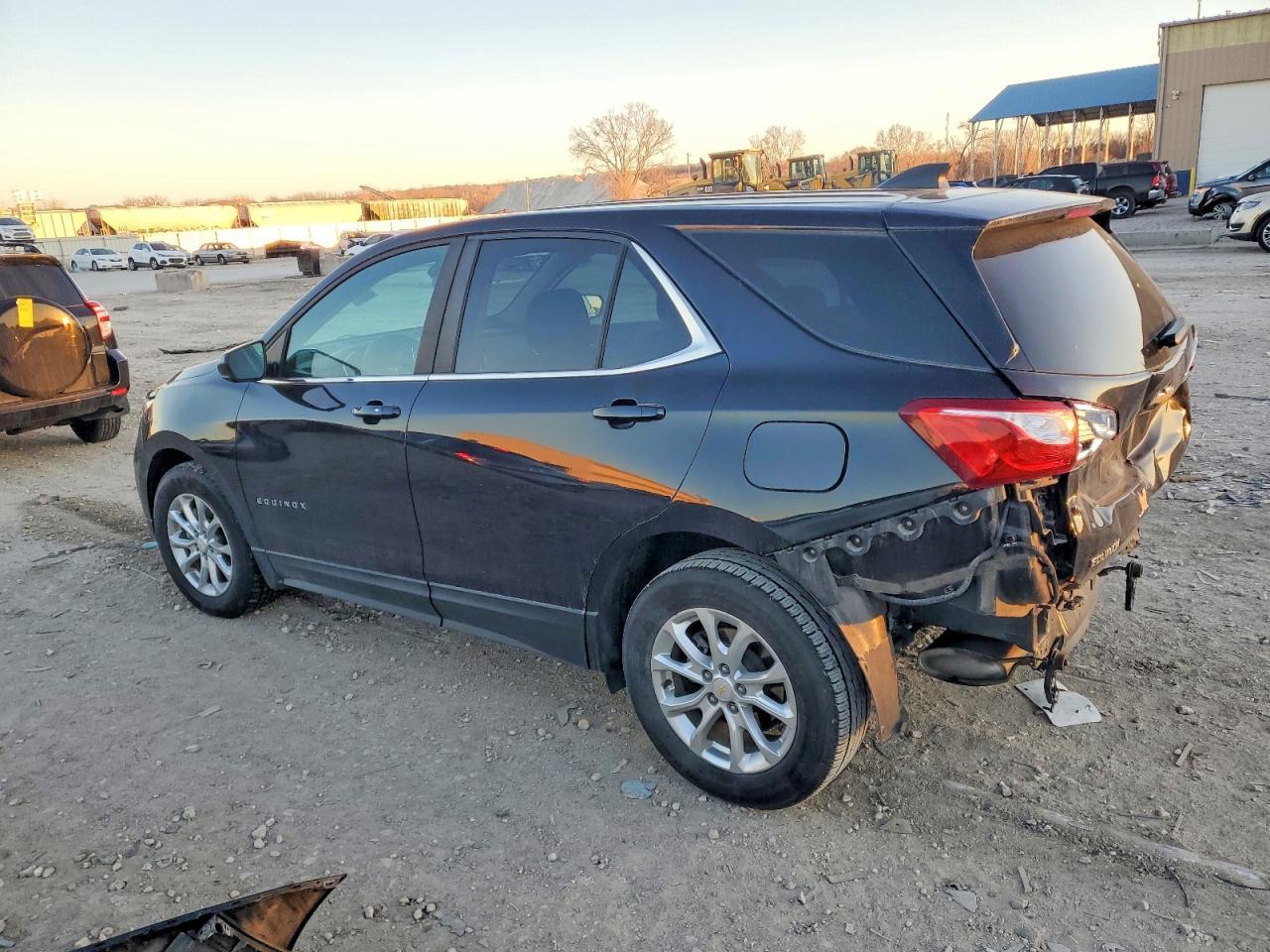 2021 Chevrolet Equinox Lt - Фото 2