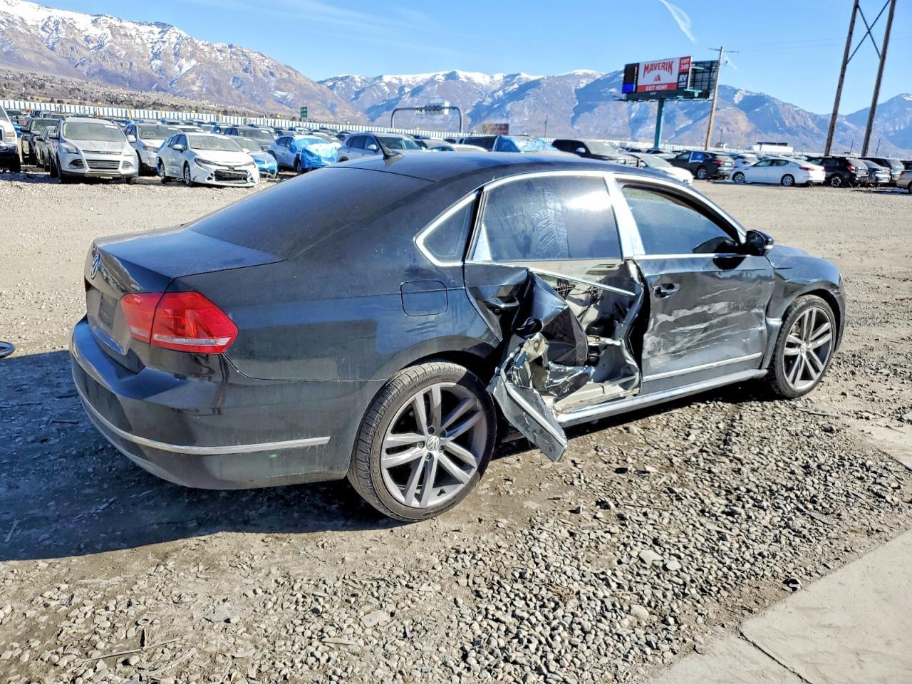 2013 Volkswagen Passat Sel - Фото 3