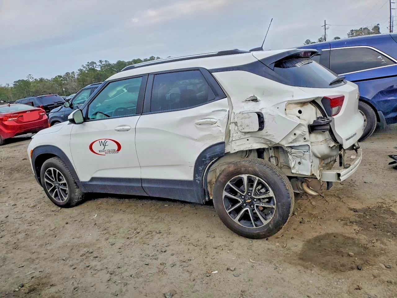 2025 Chevrolet Trailblazer Lt - Image 2