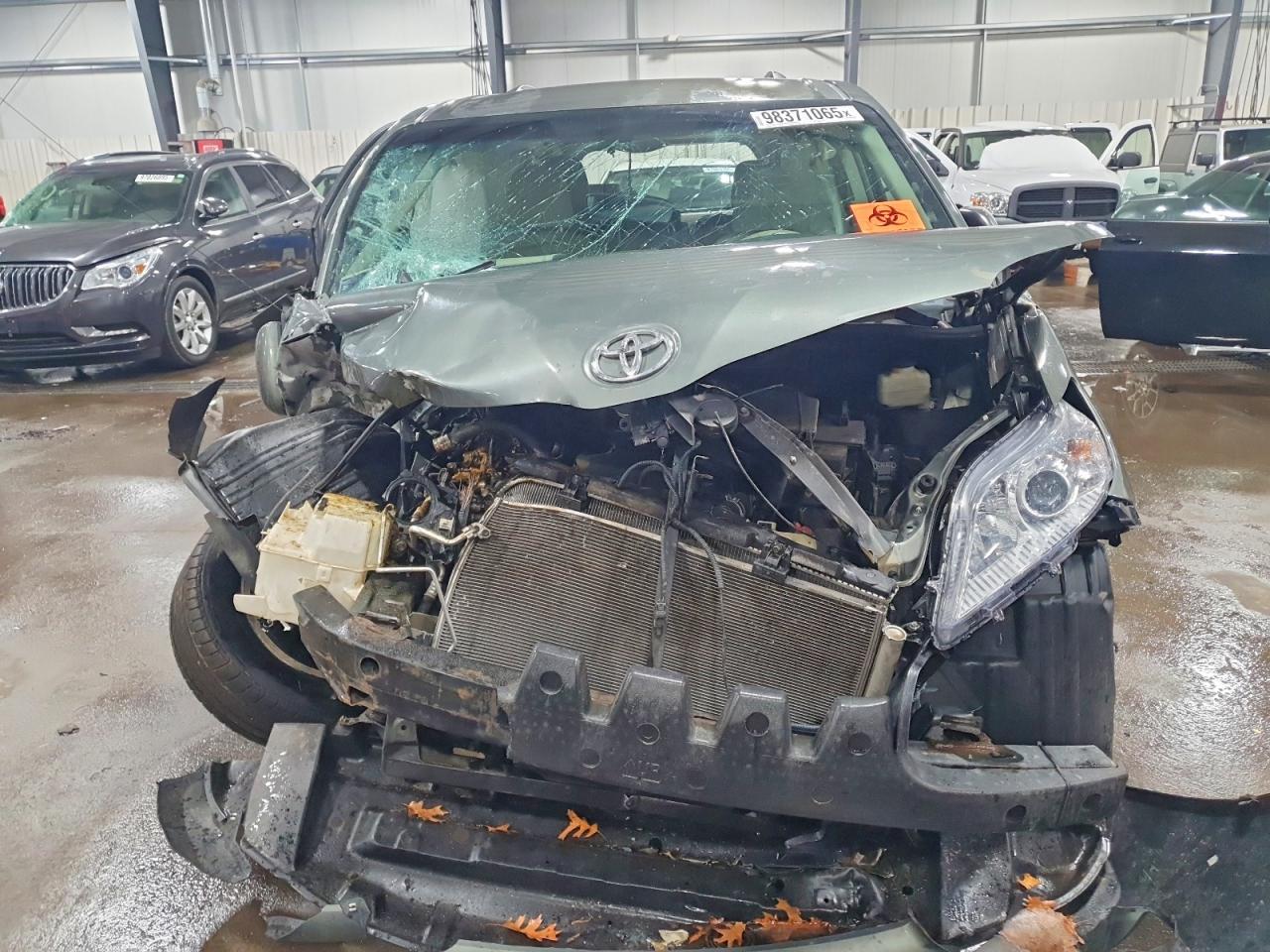 2014 Toyota Sienna Le - Фото 5