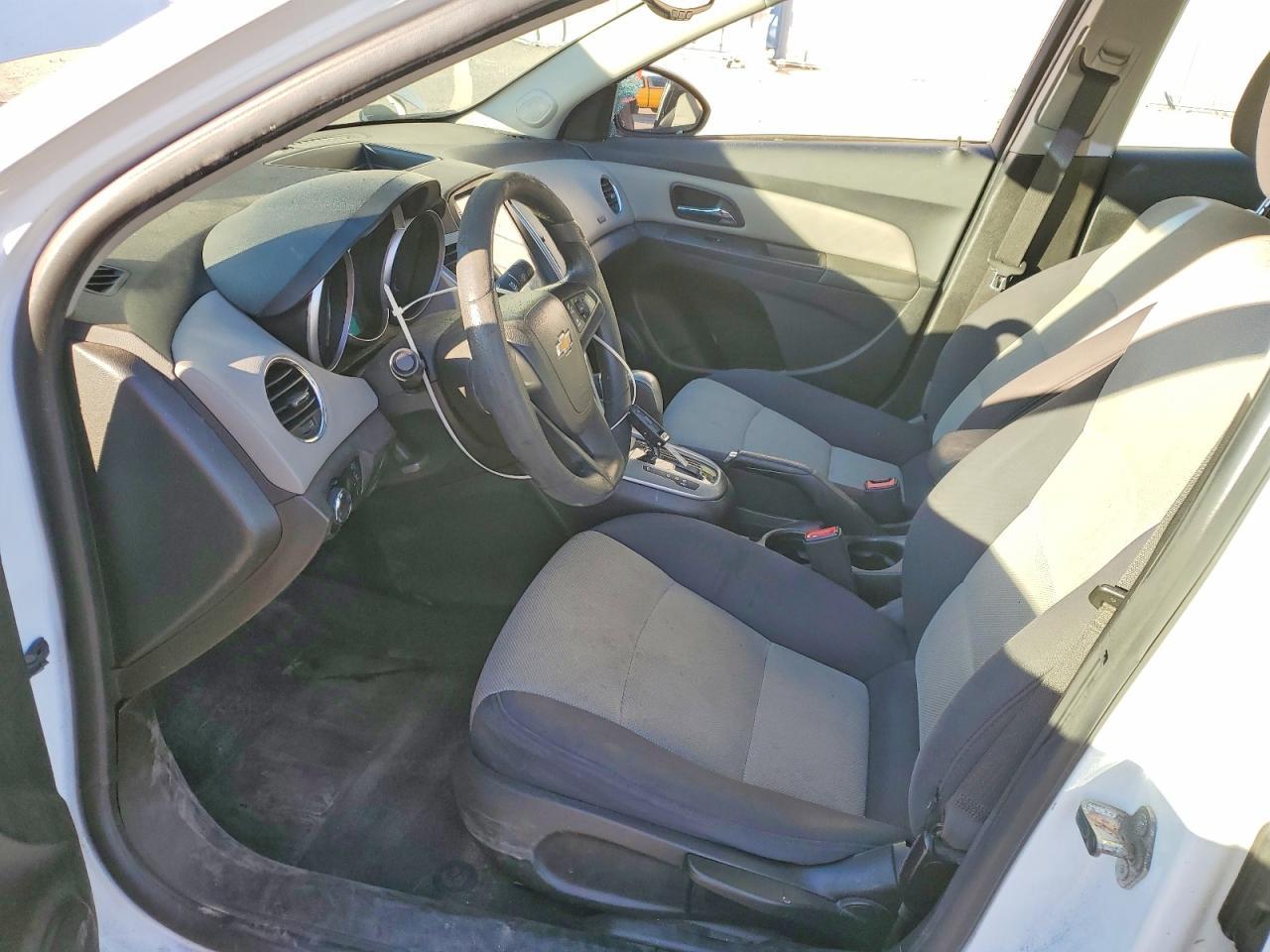 2013 Chevrolet Cruze Ls - Image 7