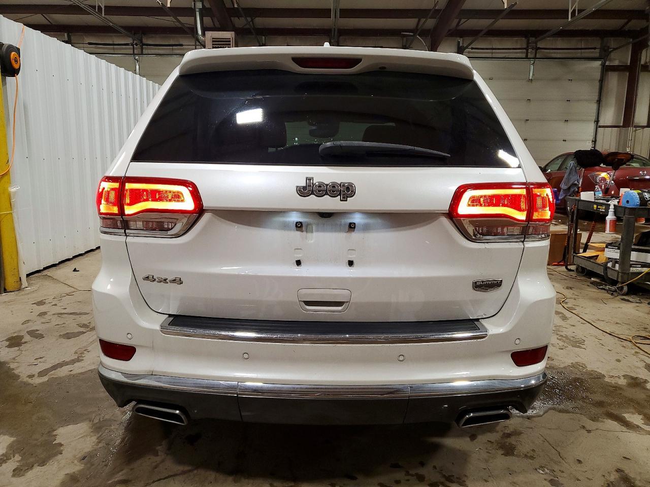 2018 Jeep Grand Cherokee Summit - Image 6
