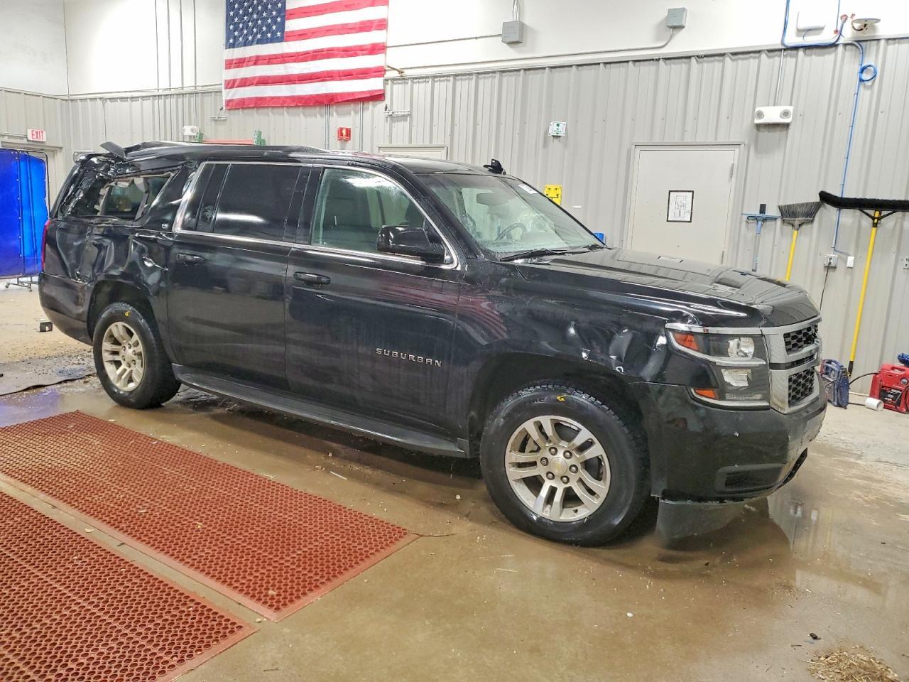 2016 Chevrolet Suburban K1500 Ls - Фото 4