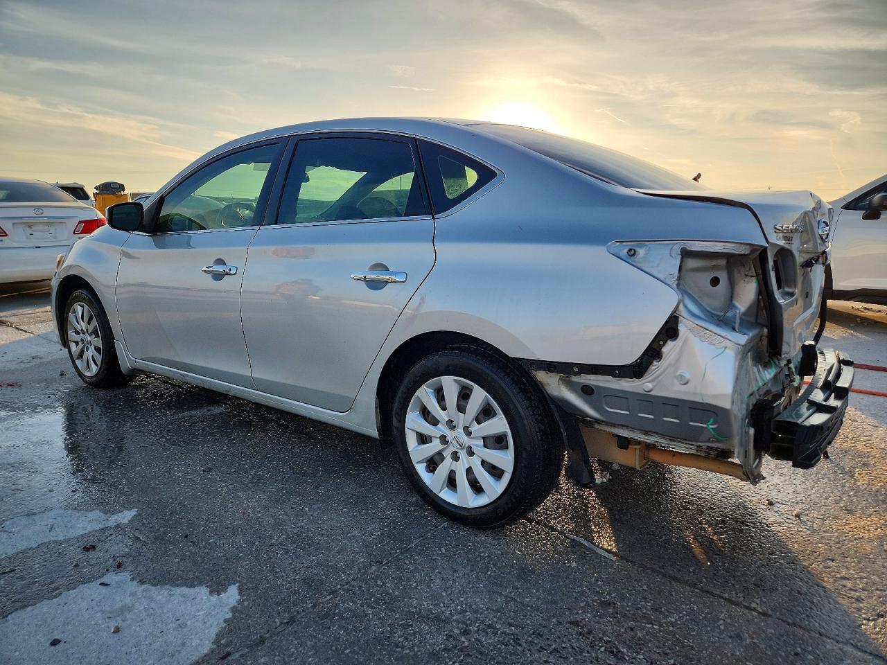 2019 Nissan Sentra S - Фото 2