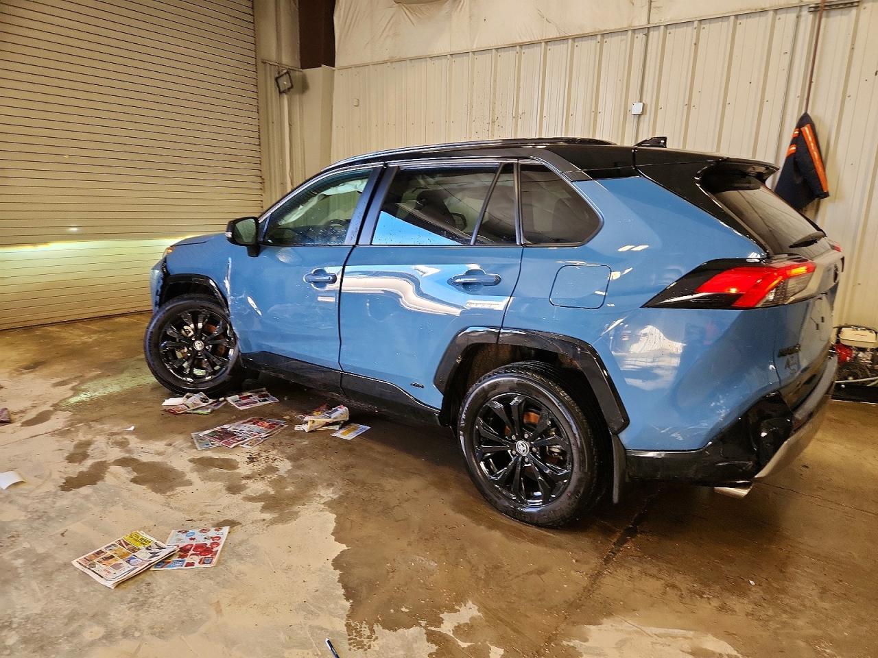 2025 Toyota Rav4 Xse - Image 2
