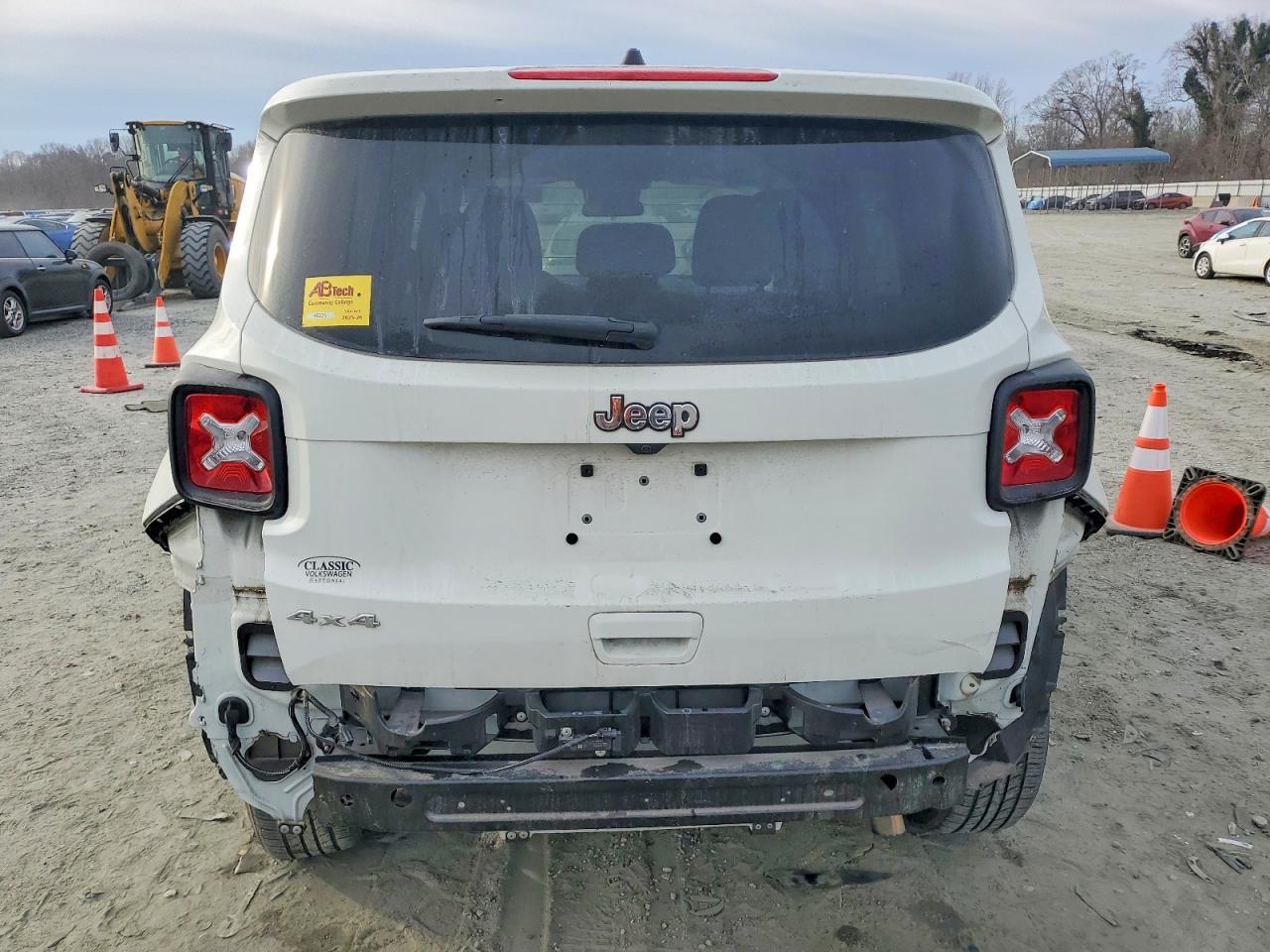 2023 Jeep Renegade Latitude - Image 6