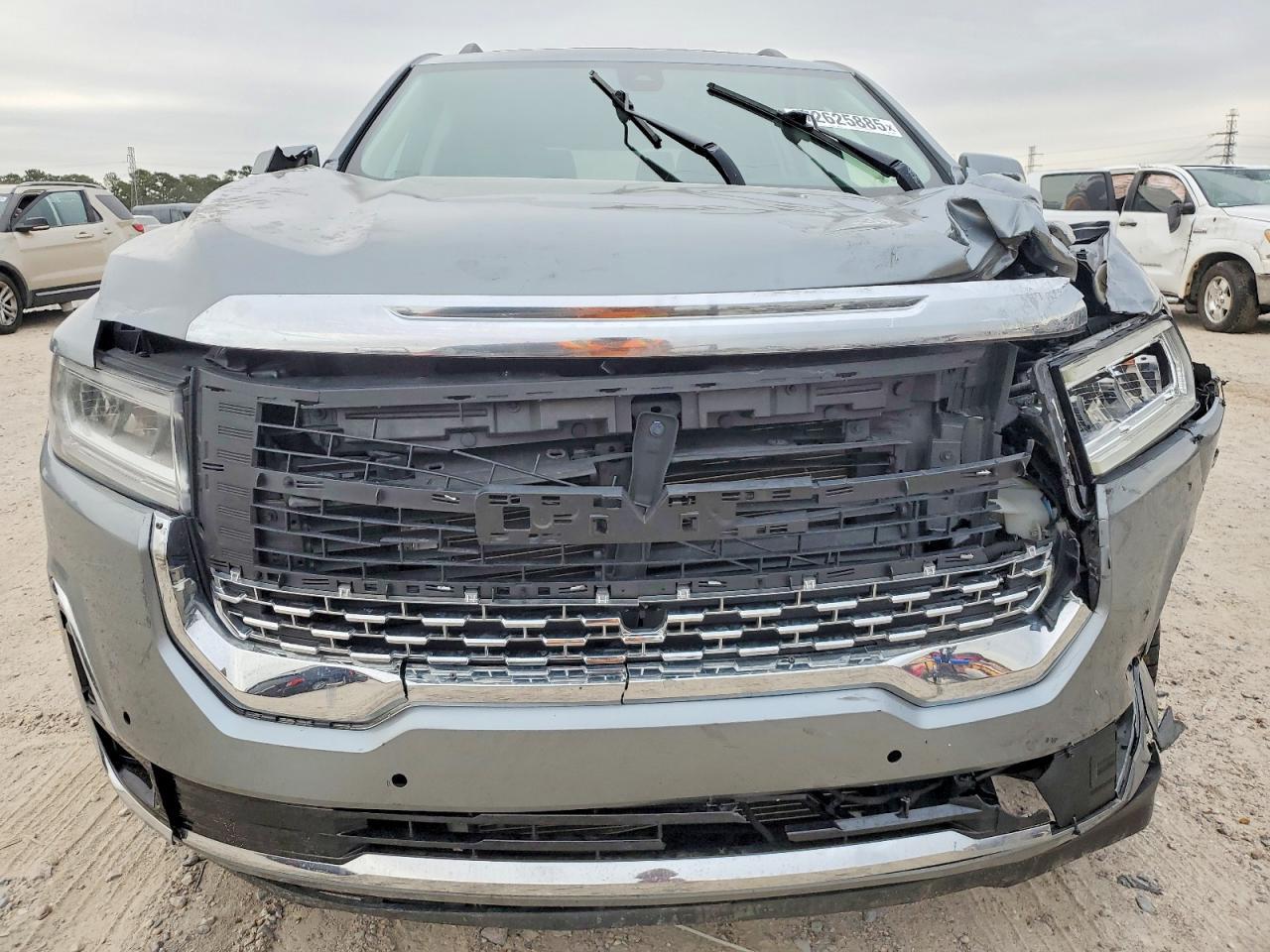 2023 GMC Acadia Denali - Image 5