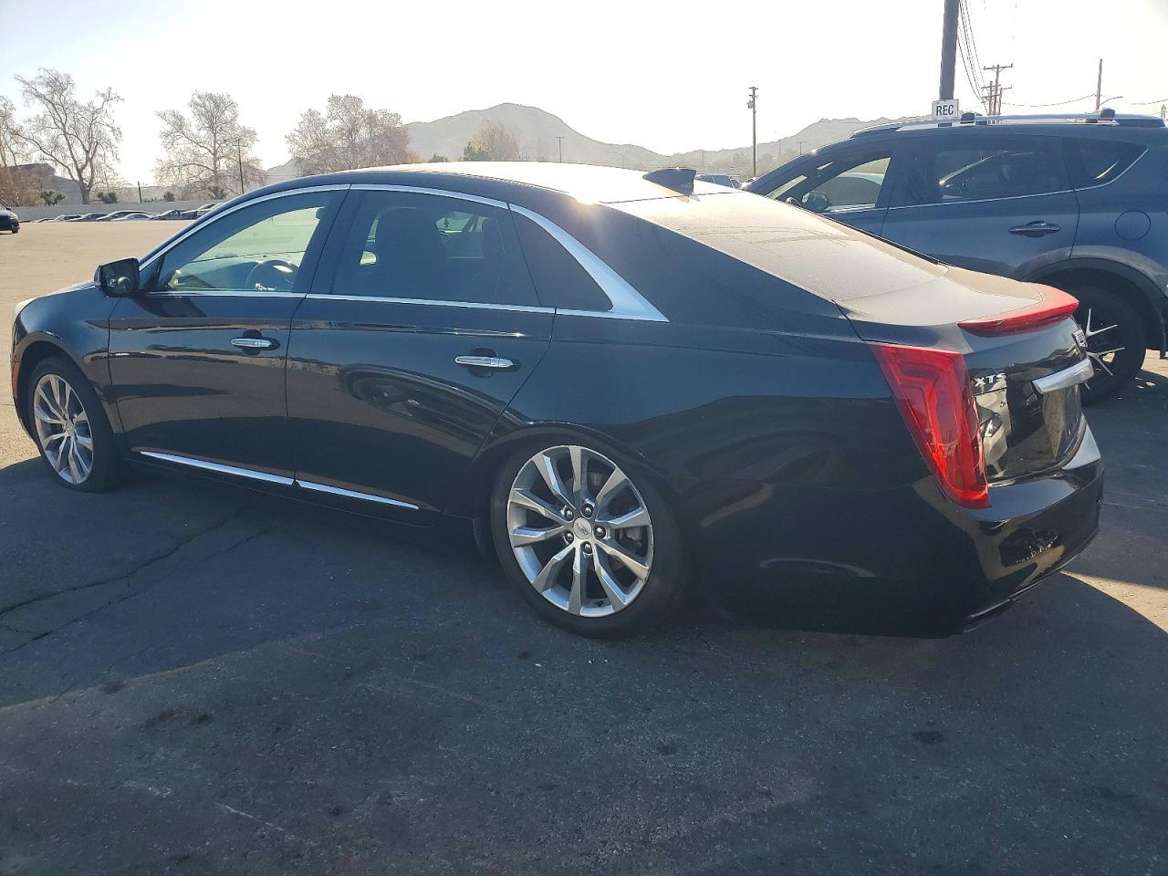 2017 Cadillac Xts Luxury - Фото 2