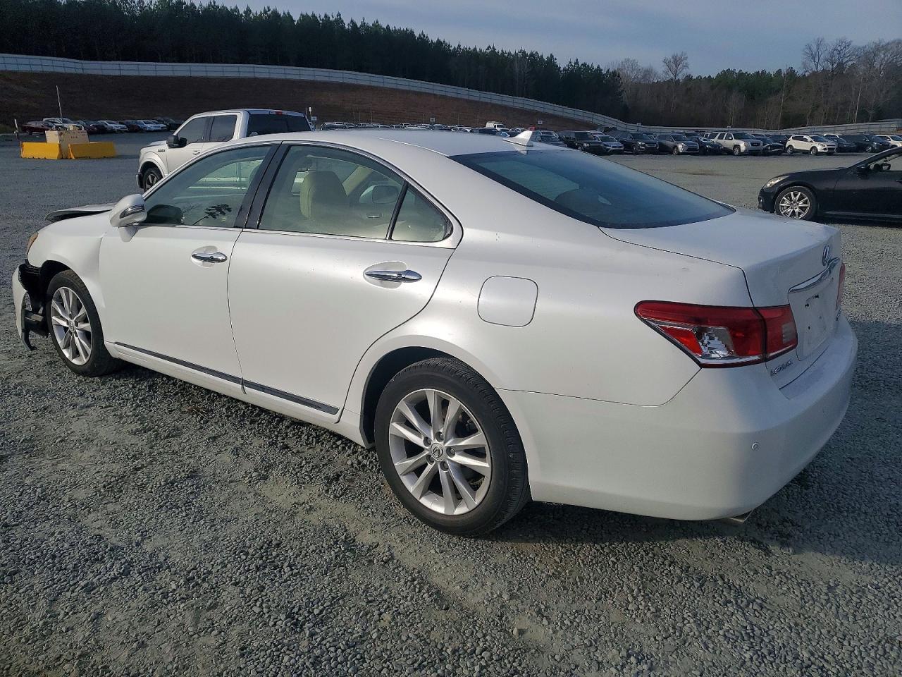 2010 Lexus Es 350 - Image 2