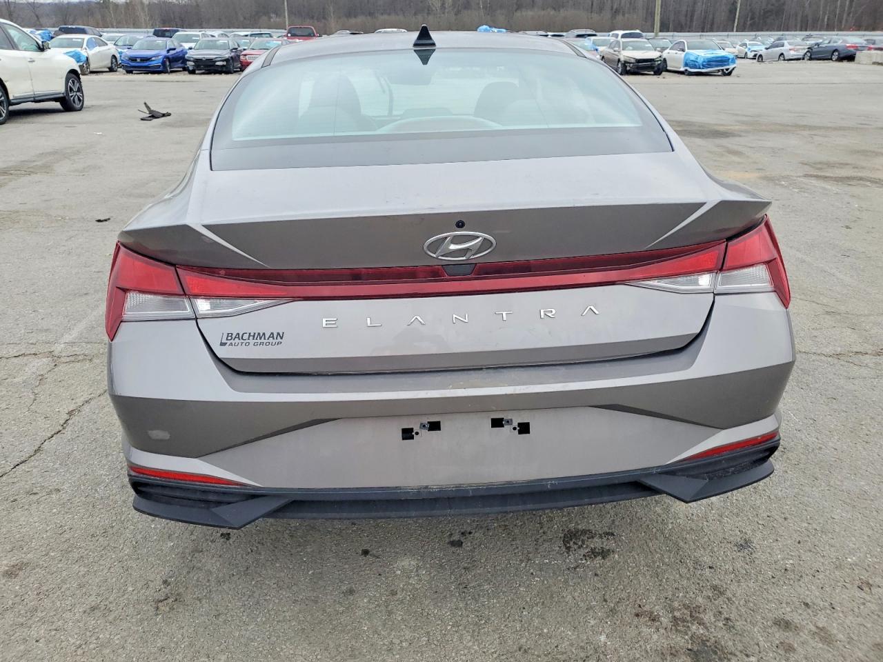 2023 Hyundai Elantra Se - Фото 6