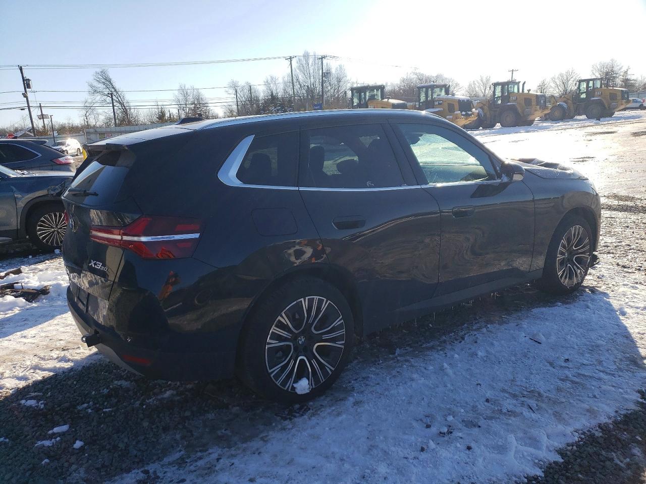 2025 BMW X3 30 xDrive - Image 3