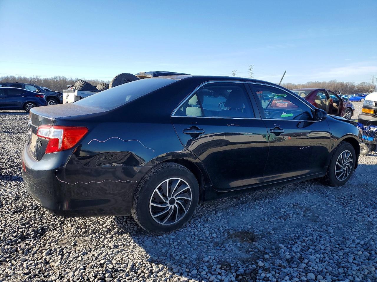 2014 Toyota Camry L - Image 3