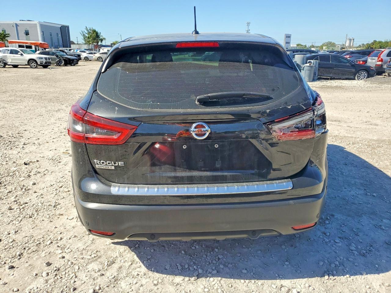 2020 Nissan Rogue Sport S - Image 6