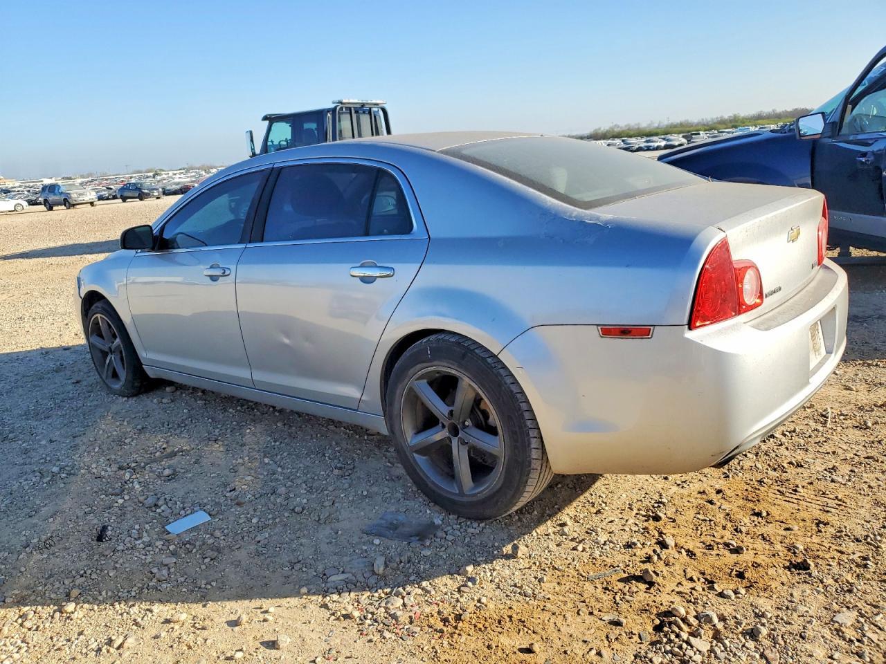 2011 Chevrolet Malibu Ls - Фото 2