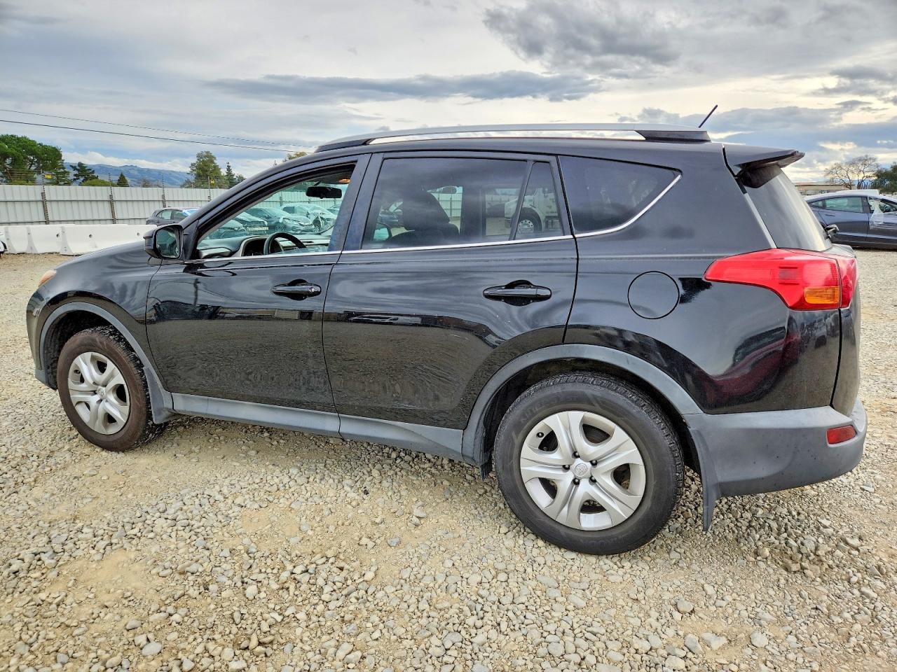 2015 Toyota Rav4 Le - Image 2