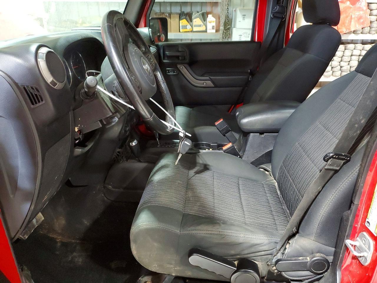 2011 Jeep Wrangler Unlimited Sport - Фото 7