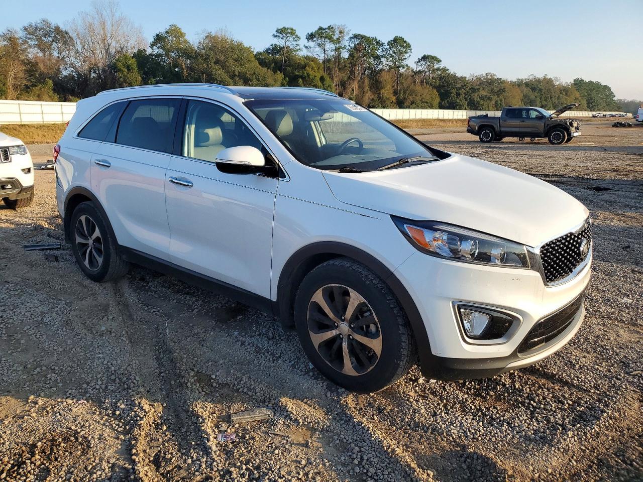 2016 Kia Sorento Ex - Image 4
