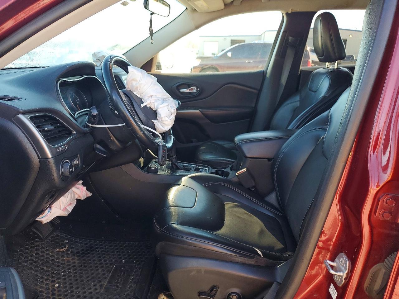 2019 Jeep Cherokee Latitude Plus - Image 7