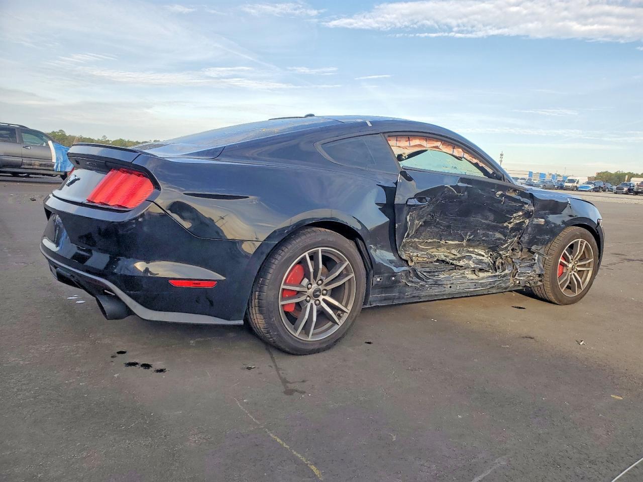 2016 Ford Mustang - Фото 3