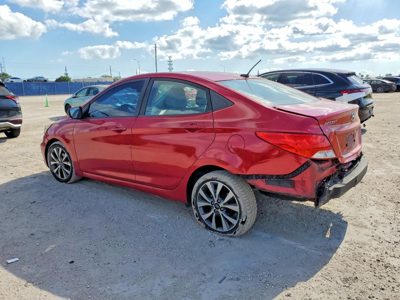 2017 Hyundai Accent Se - Фото 2