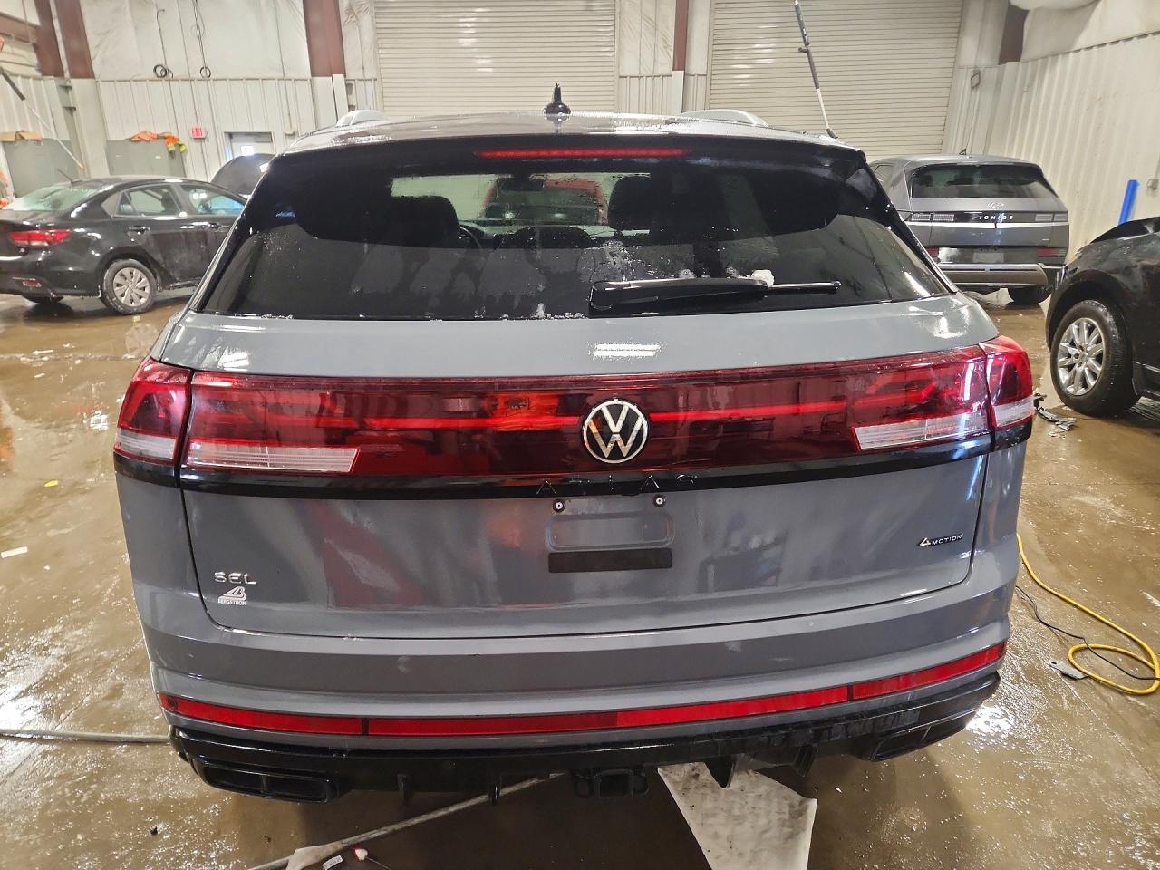 2024 Volkswagen Atlas Cross Sport Sel R-Line - Фото 6