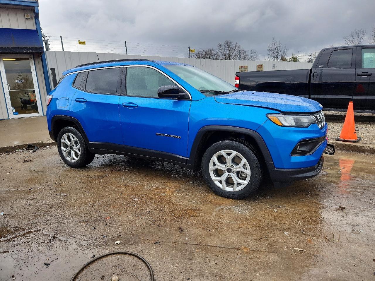 2025 Jeep Compass Latitude - Image 4