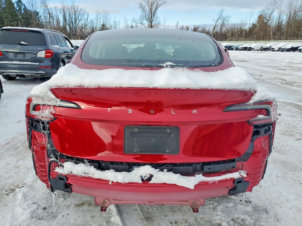 2025 Tesla Model 3 - Фото 6