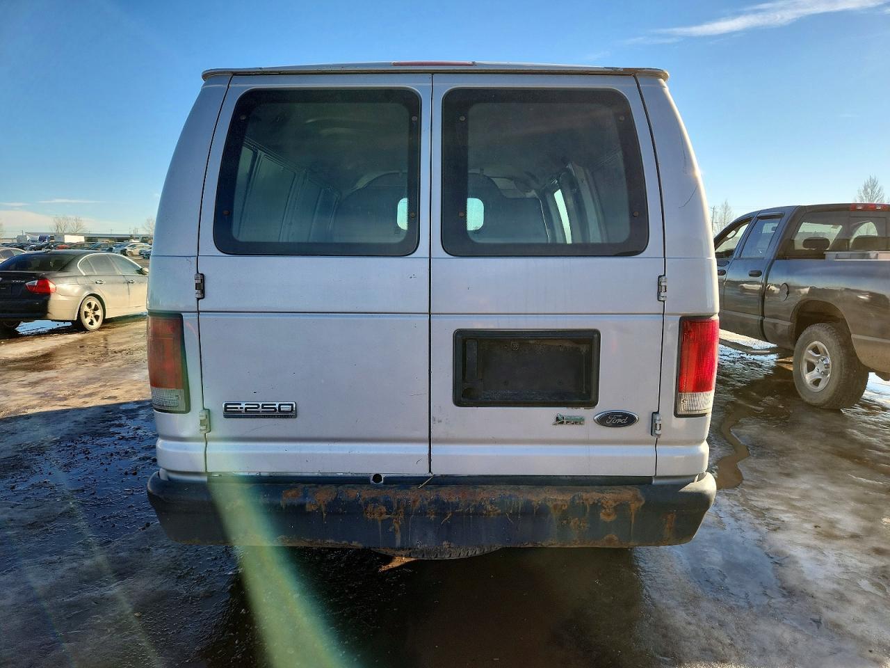 2010 Ford Econoline E250 Van - Image 6