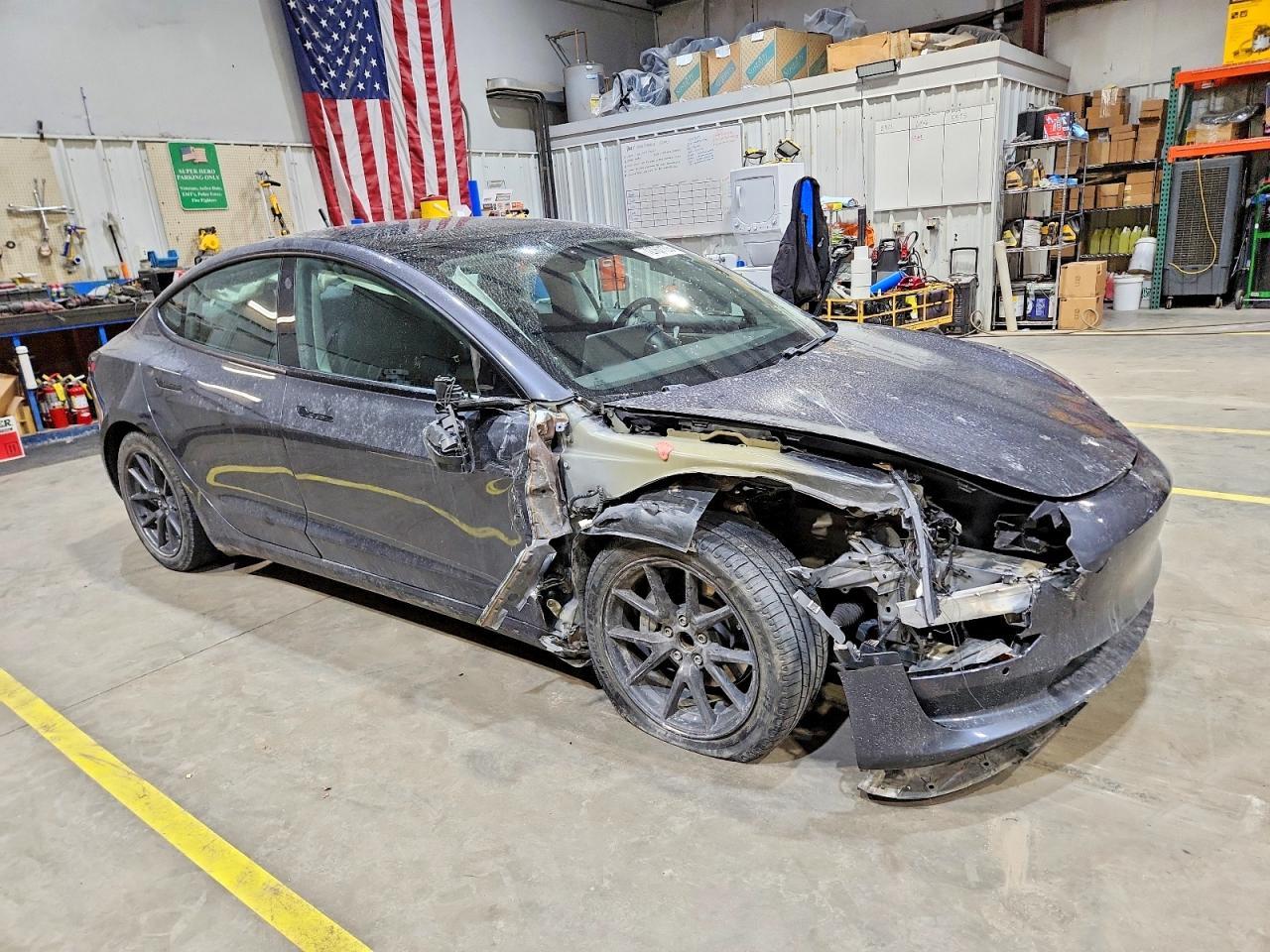 2021 Tesla Model 3 - Фото 4