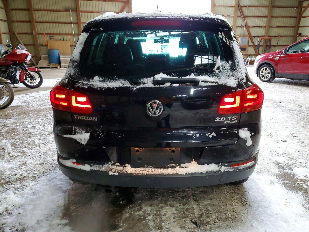2015 Volkswagen Tiguan S - Image 6