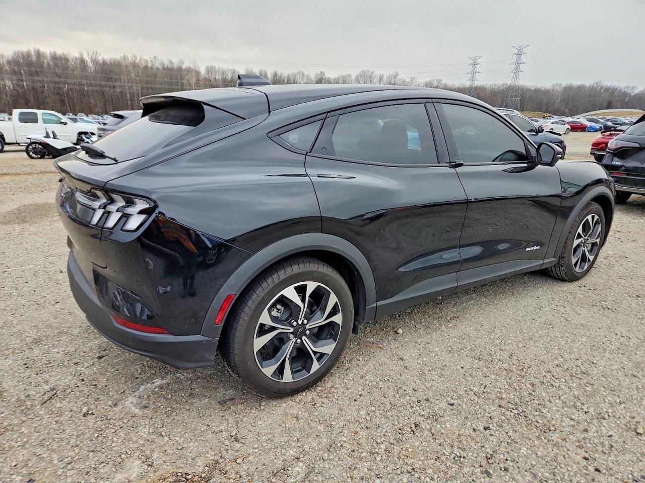 2025 Ford Mustang Mach-E Select - Фото 3