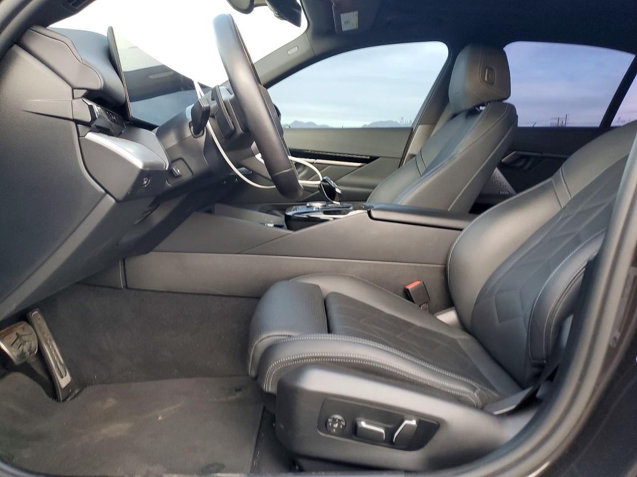 2024 BMW 530I - Фото 7