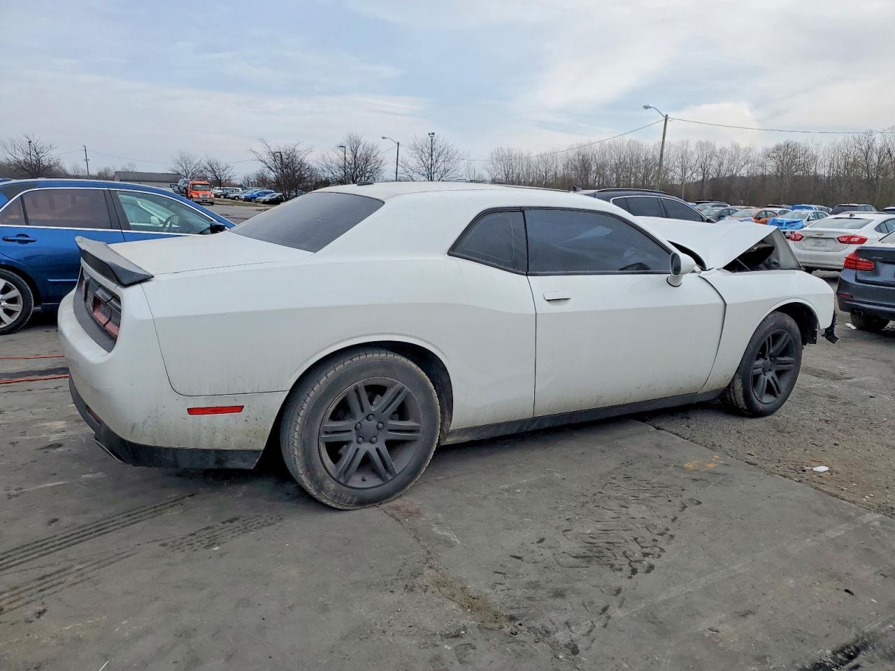 2017 Dodge Challenger Sxt - Image 3
