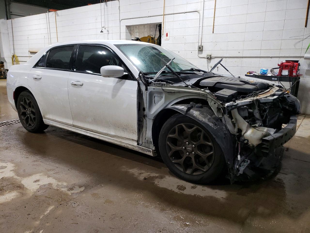 2016 Chrysler 300 S - Фото 4