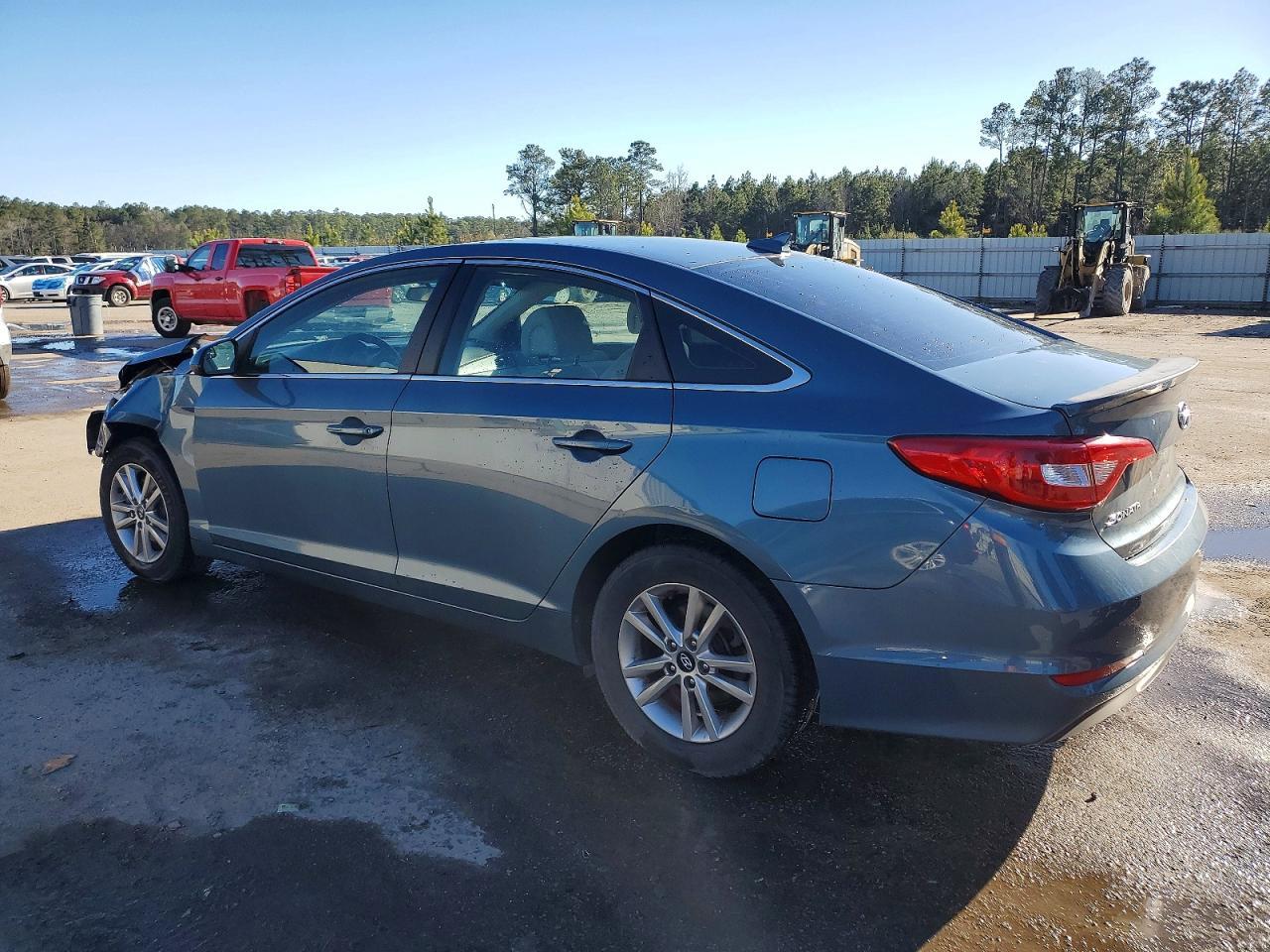 2017 Hyundai Sonata Se - Image 2