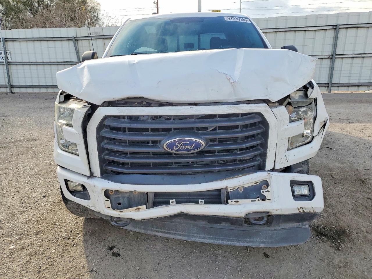 2015 Ford F150 Supercrew - Фото 5