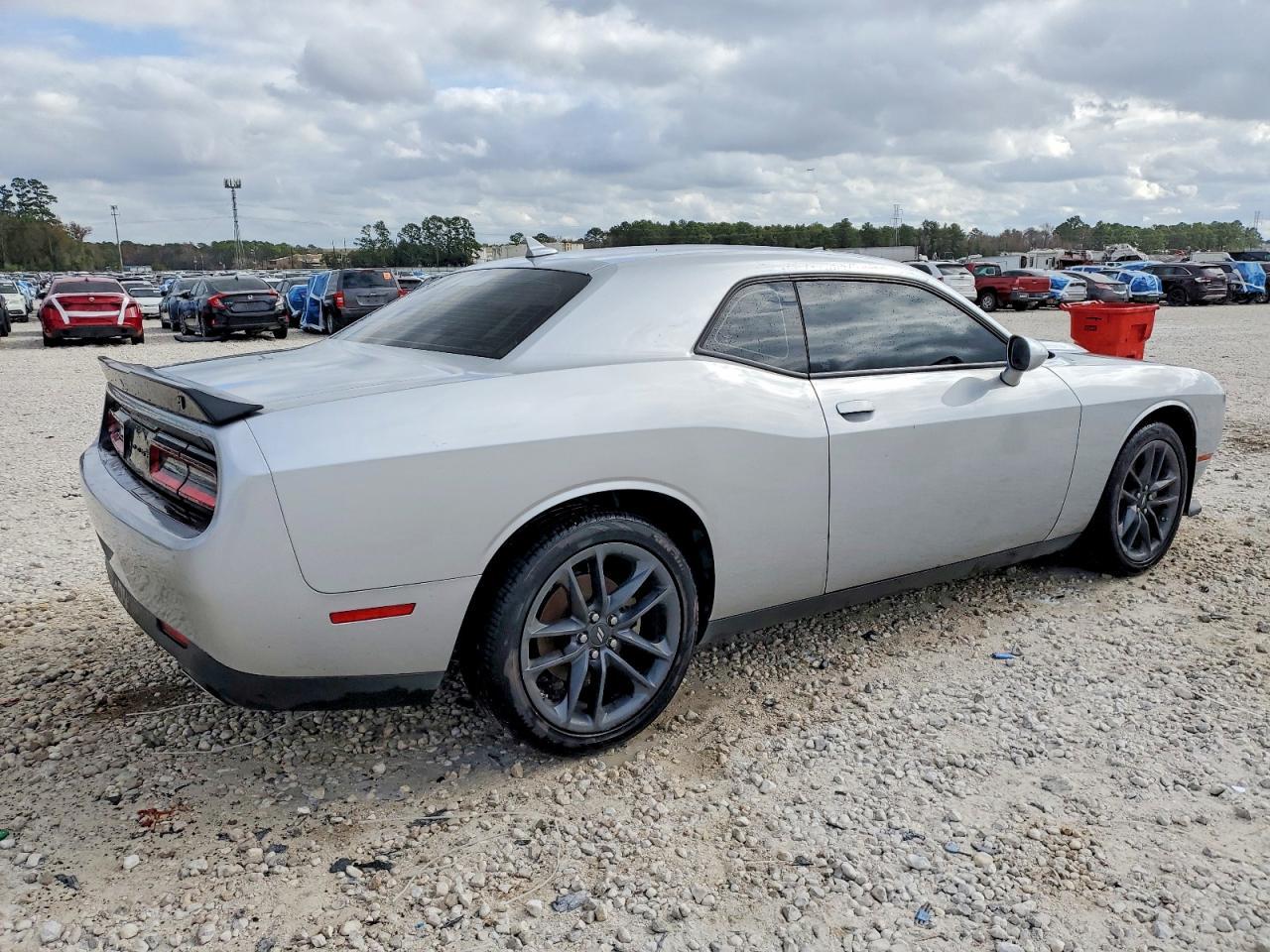 2022 Dodge Challenger Gt - Image 3