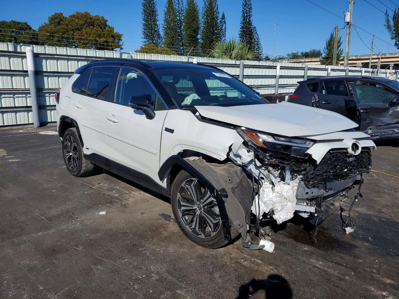 2024 Toyota Rav4 Prime Xse - Image 4