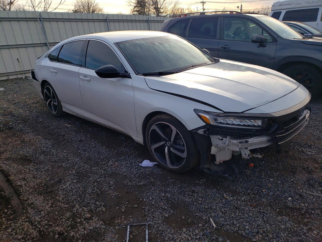 2022 Honda Accord Hybrid Sport - Image 4