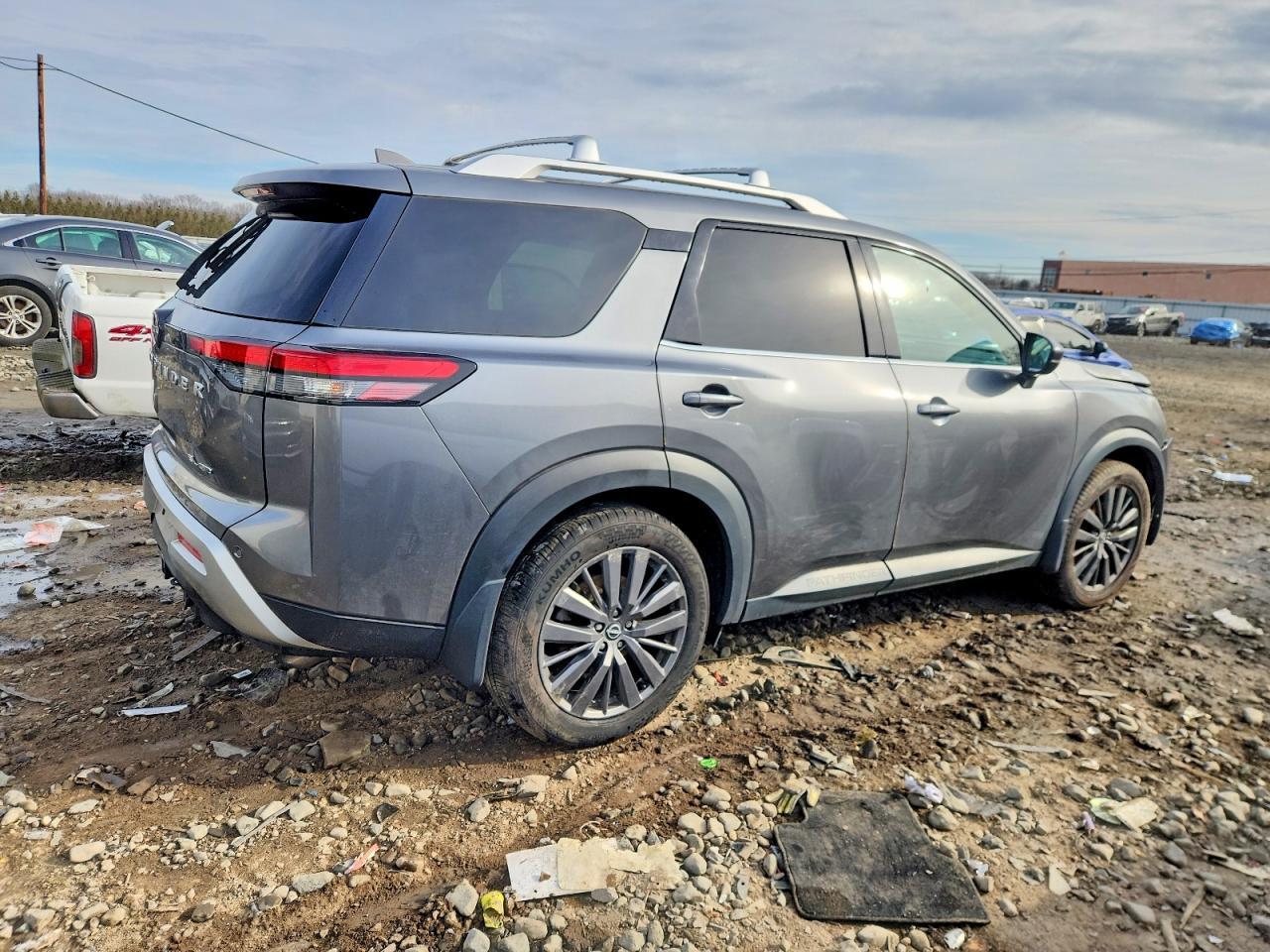 2022 Nissan Pathfinder Sl - Image 3